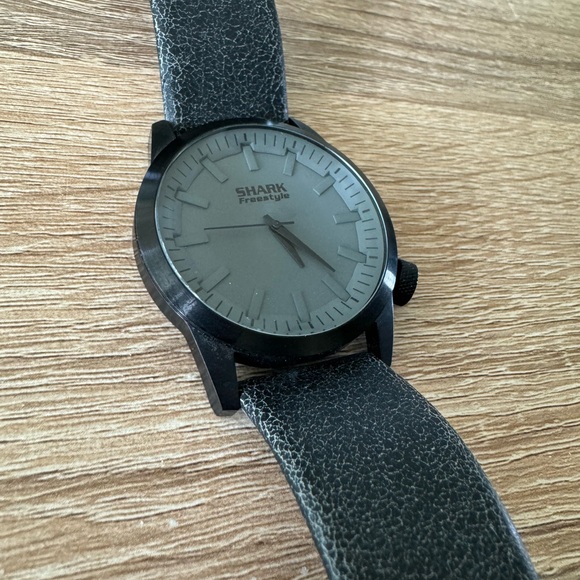 Shark Freestyle watch, 50 meters water proof - Picture 2 of 4